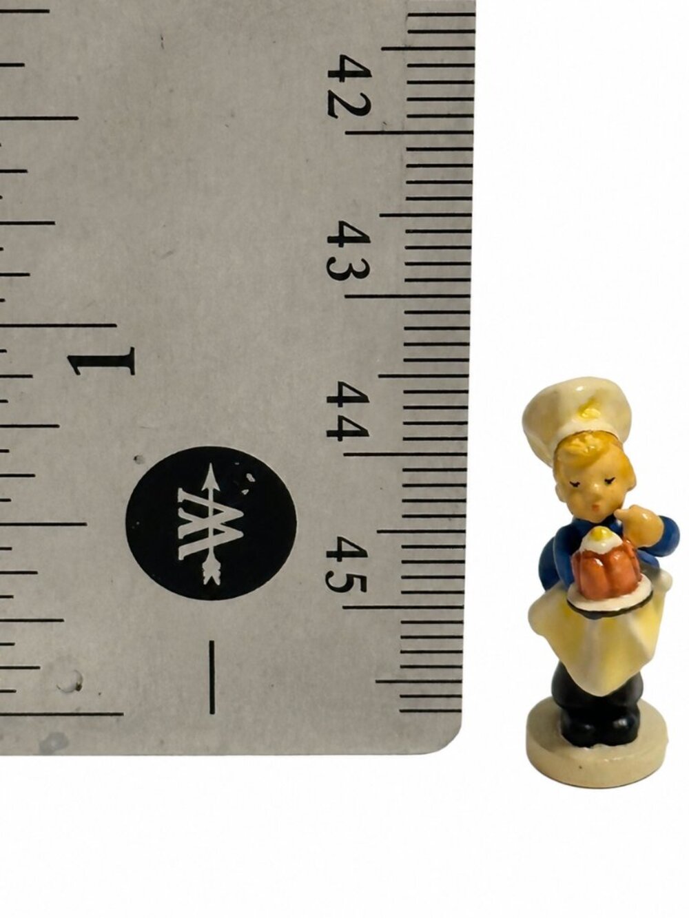 Goebel Olszewski Hummel Baker 262-P First Edition Miniature With Box & COA